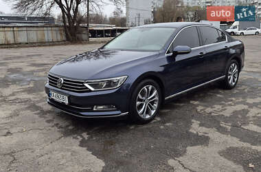 Седан Volkswagen Passat 2016 в Запорожье