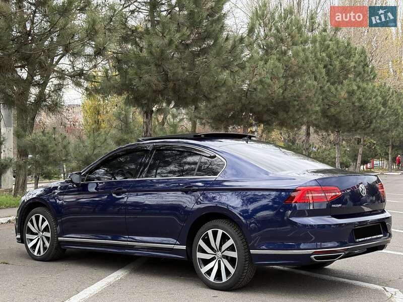Седан Volkswagen Passat 2018 в Одессе