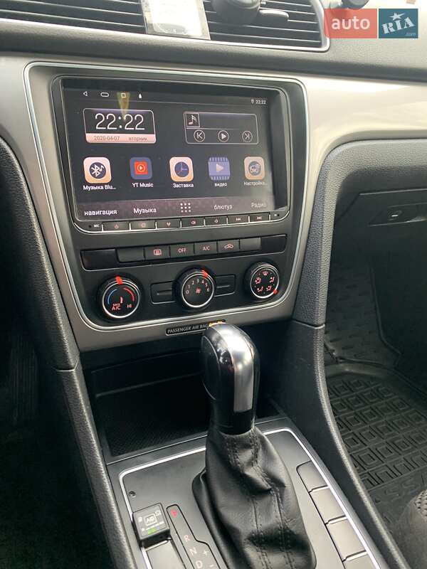 Седан Volkswagen Passat 2013 в Хмельницком