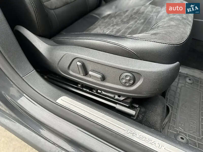 Універсал Volkswagen Passat 2011 в Сарнах