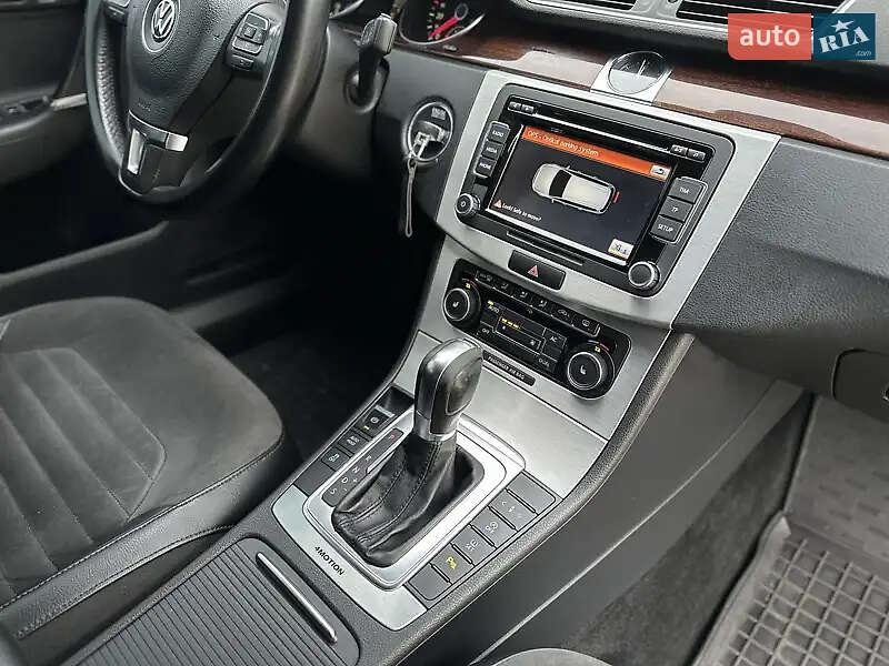 Універсал Volkswagen Passat 2011 в Сарнах