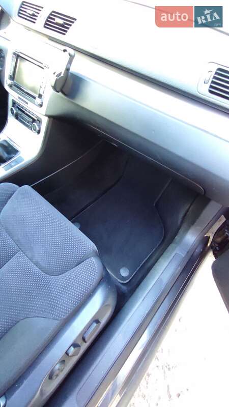 Универсал Volkswagen Passat 2010 в Калуше