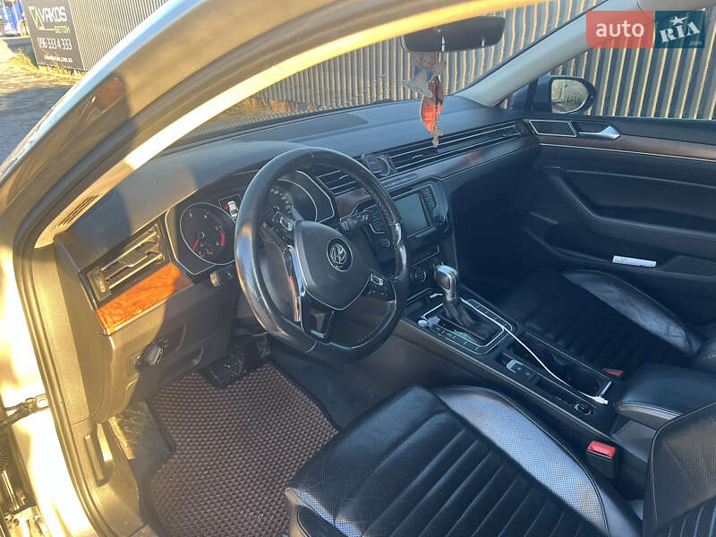 Седан Volkswagen Passat 2015 в Тячеві фото 13 Седан Volkswagen Passat 2015 в Тячеві