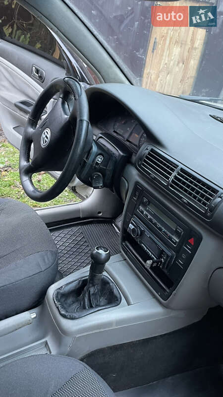 Универсал Volkswagen Passat 2000 в Киеве