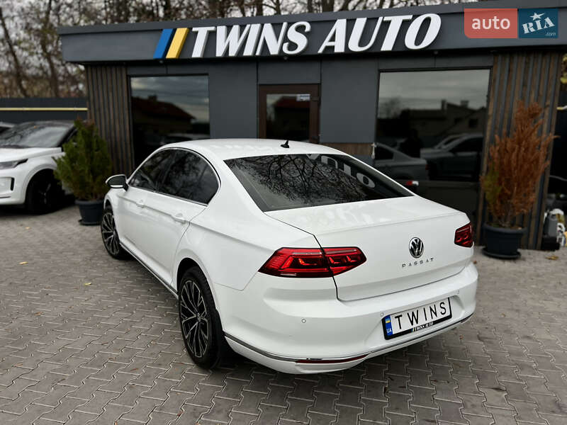 Седан Volkswagen Passat 2016 в Одессе