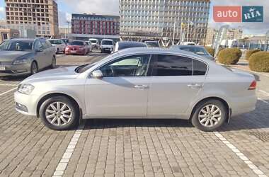 Седан Volkswagen Passat 2012 в Львове