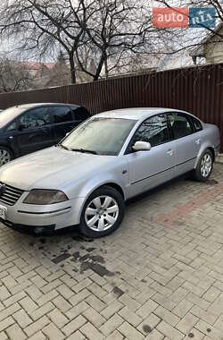 Седан Volkswagen Passat 2002 в Чернівцях
