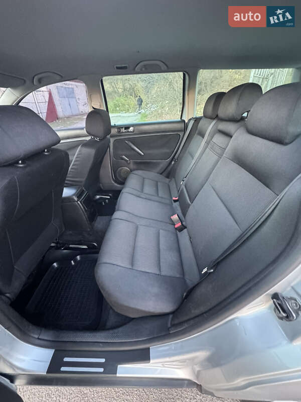 Универсал Volkswagen Passat 2003 в Житомире