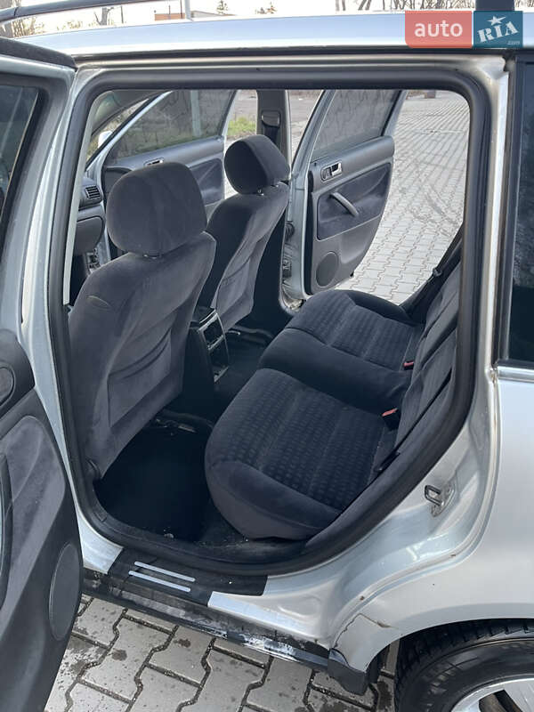 Універсал Volkswagen Passat 2003 в Коростені