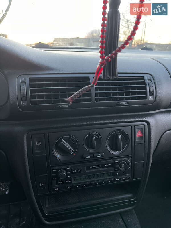 Універсал Volkswagen Passat 2003 в Коростені