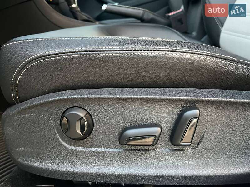 Седан Volkswagen Passat 2018 в Киеве