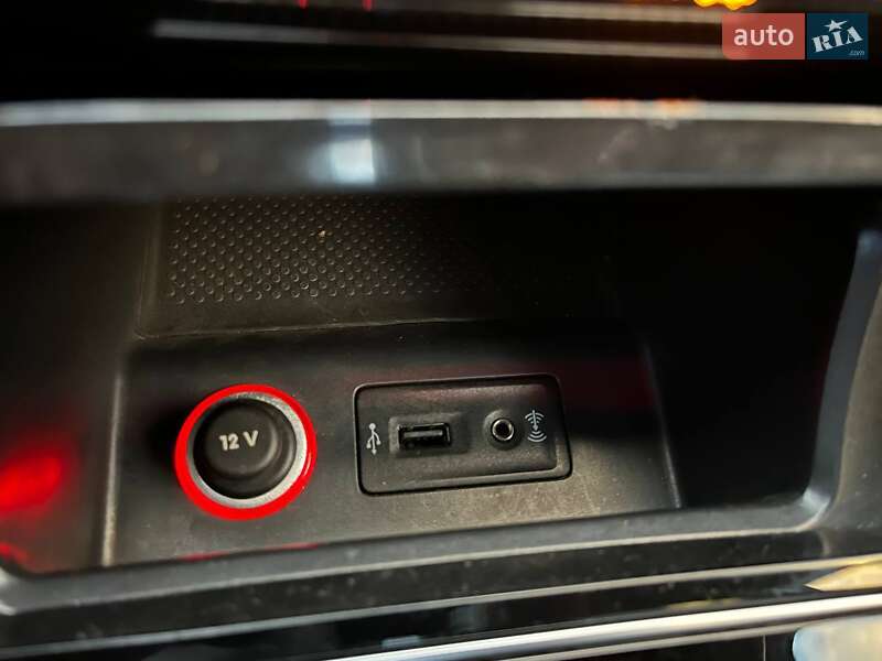 Седан Volkswagen Passat 2018 в Киеве