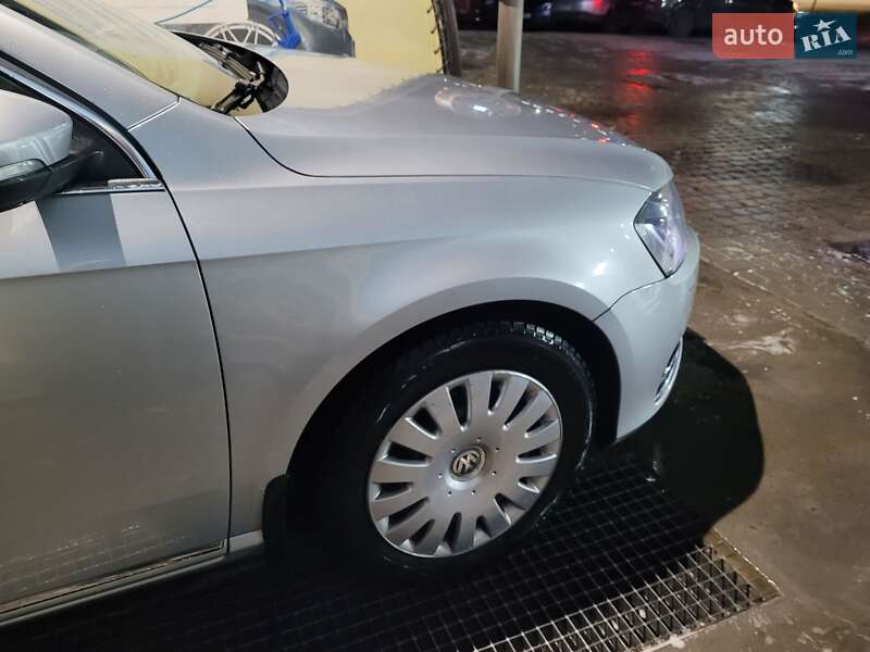 Универсал Volkswagen Passat 2012 в Львове