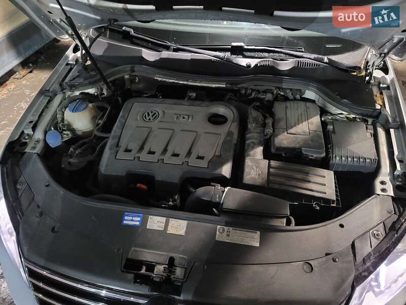 Универсал Volkswagen Passat 2012 в Львове