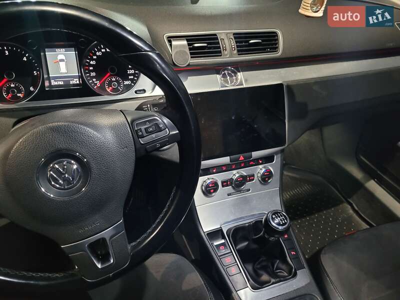 Универсал Volkswagen Passat 2012 в Львове