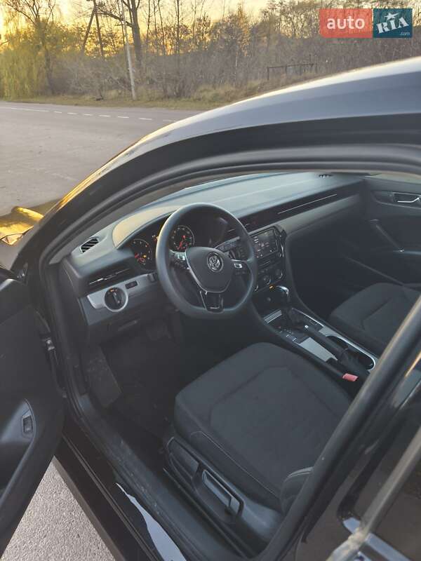 Седан Volkswagen Passat 2020 в Києві