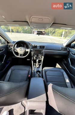 Седан Volkswagen Passat 2016 в Киеве