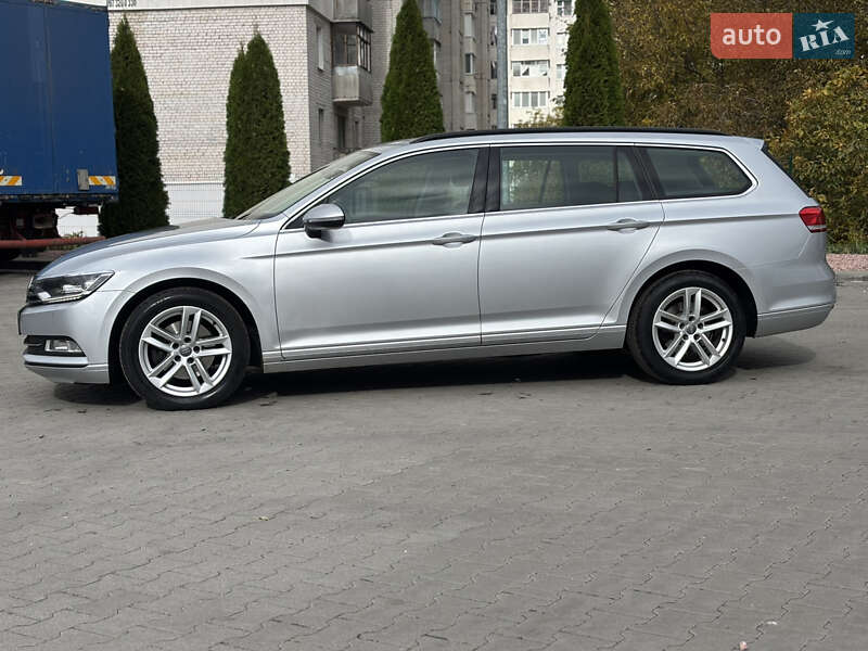 Универсал Volkswagen Passat 2017 в Житомире