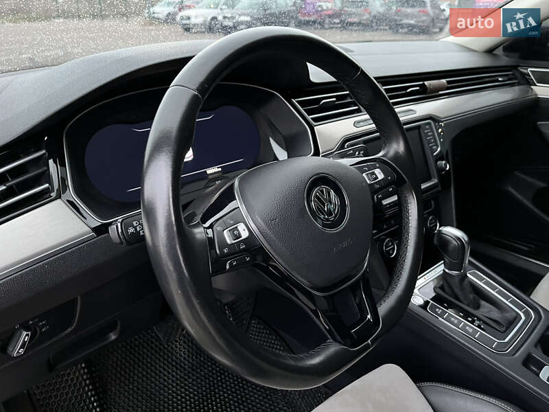Седан Volkswagen Passat 2015 в Вінниці