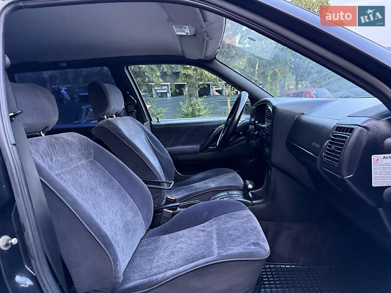 Універсал Volkswagen Passat 1995 в Кременці