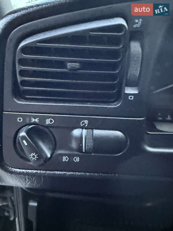 Універсал Volkswagen Passat 1995 в Кременці