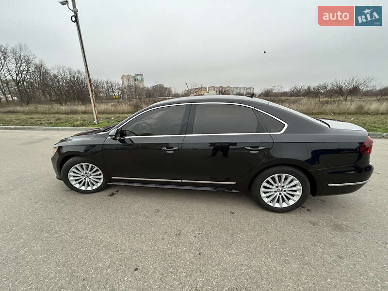 Седан Volkswagen Passat 2016 в Кропивницком