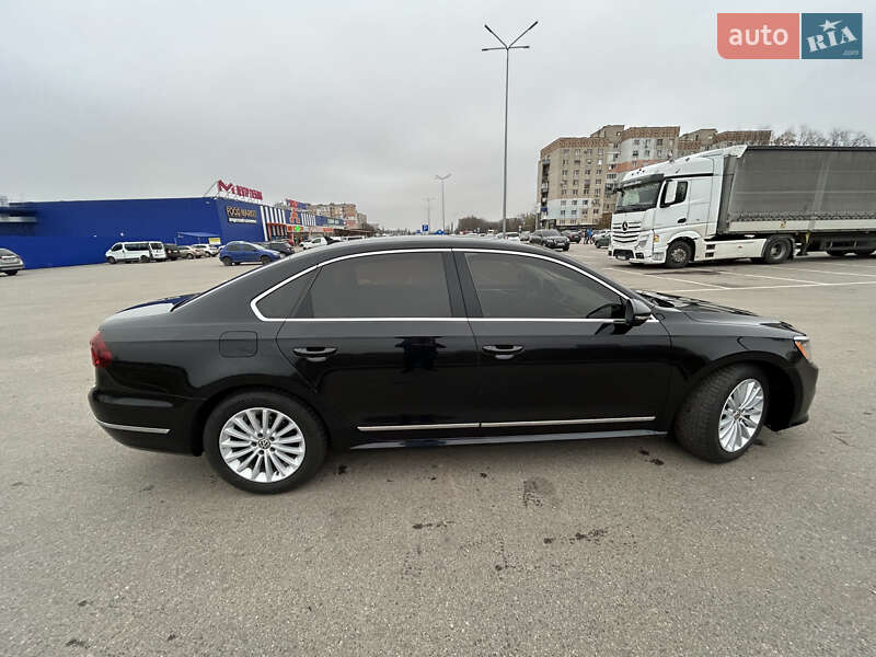 Седан Volkswagen Passat 2016 в Кропивницком