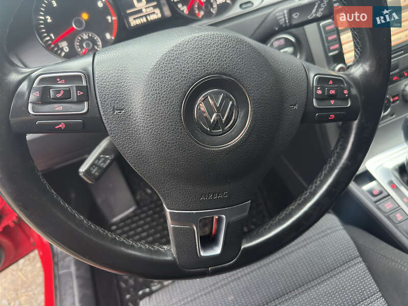 Універсал Volkswagen Passat 2012 в Івано-Франківську
