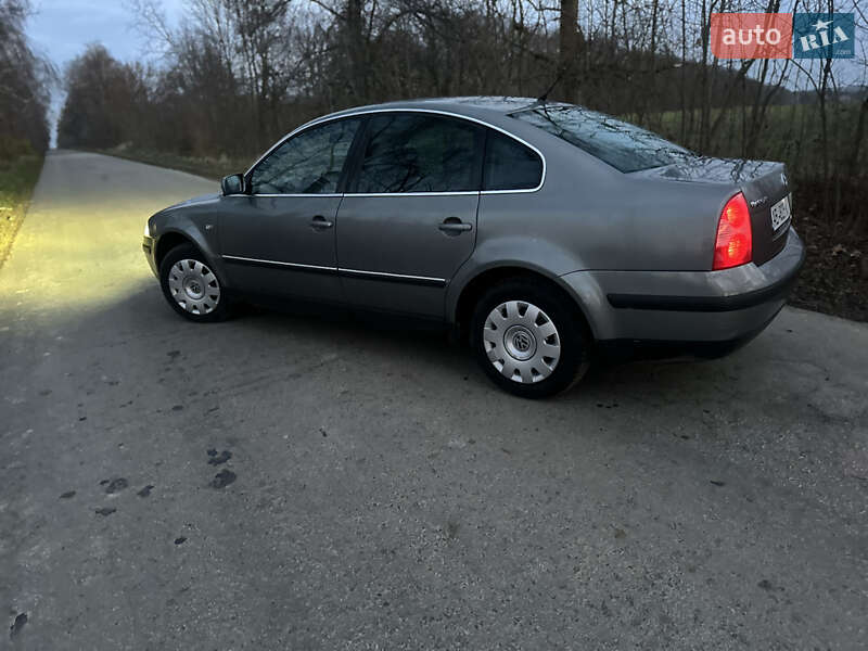 Седан Volkswagen Passat 2002 в Виннице