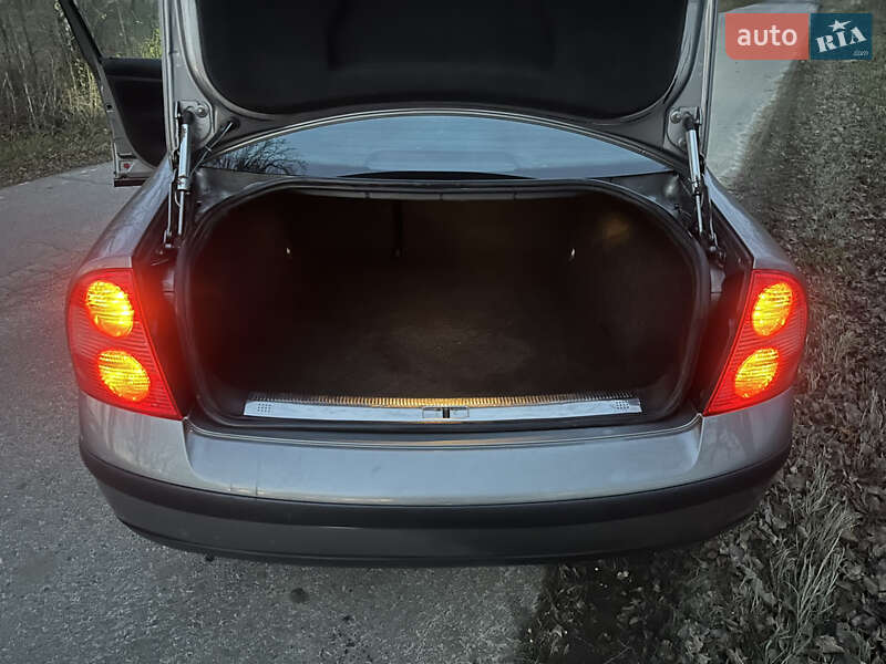 Седан Volkswagen Passat 2002 в Виннице