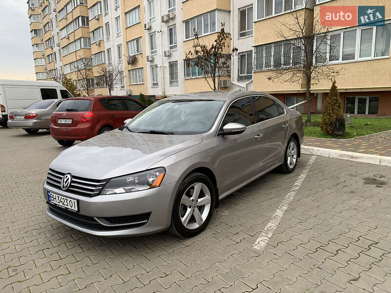 Седан Volkswagen Passat 2012 в Одесі