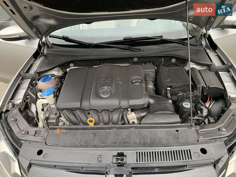 Седан Volkswagen Passat 2012 в Одесі