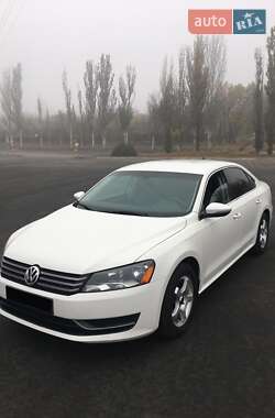Седан Volkswagen Passat 2012 в Киеве