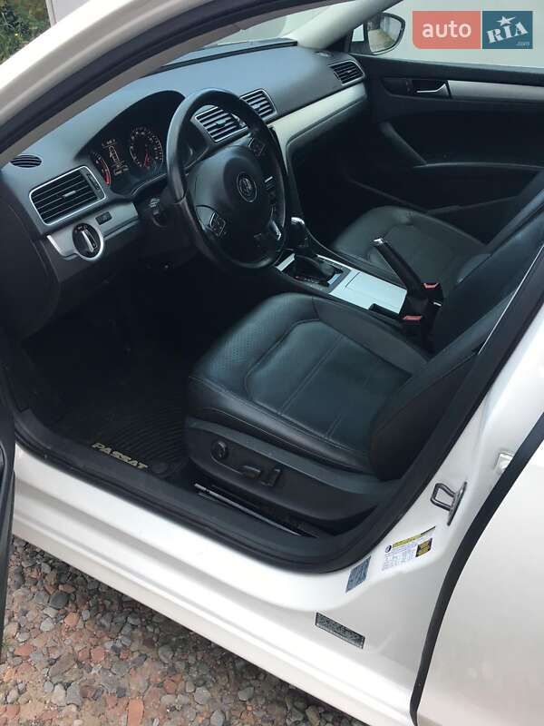 Седан Volkswagen Passat 2012 в Киеве