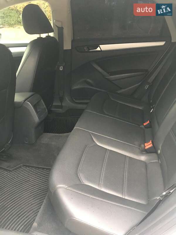Седан Volkswagen Passat 2012 в Киеве