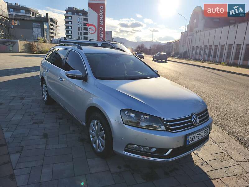 Универсал Volkswagen Passat 2012 в Хусте