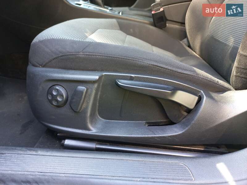 Универсал Volkswagen Passat 2012 в Хусте