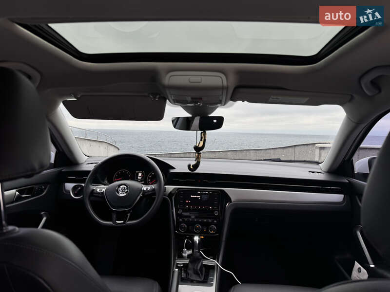 Седан Volkswagen Passat 2020 в Одесі