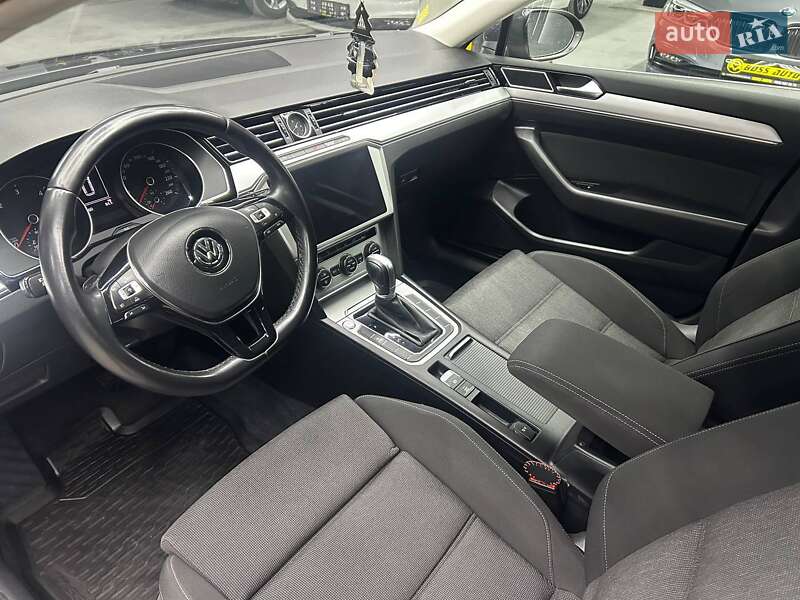 Універсал Volkswagen Passat 2018 в Чернівцях