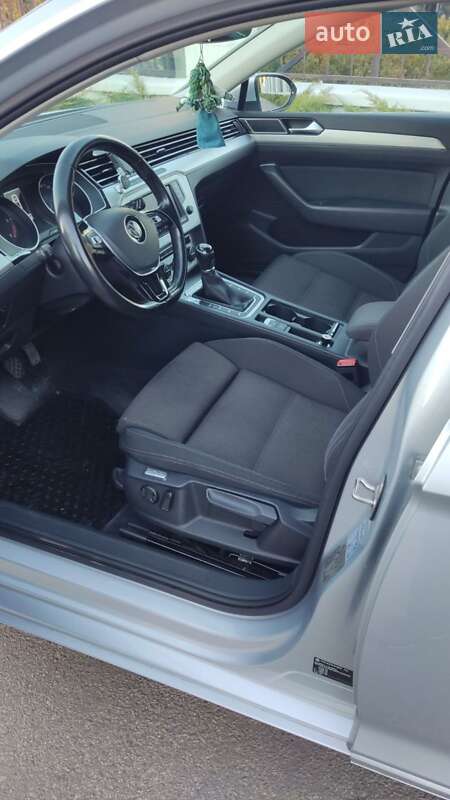 Универсал Volkswagen Passat 2015 в Виннице