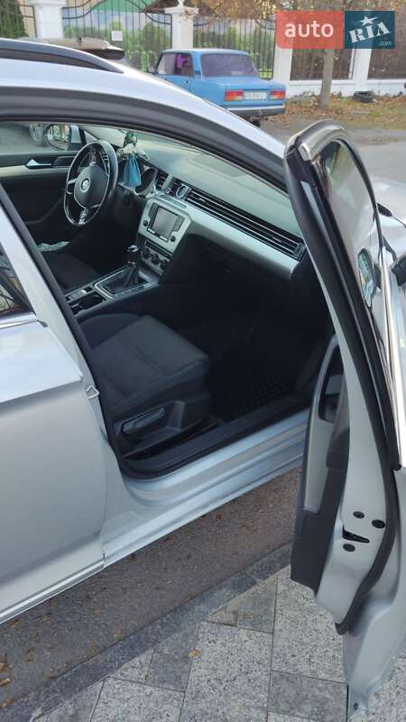 Универсал Volkswagen Passat 2015 в Виннице