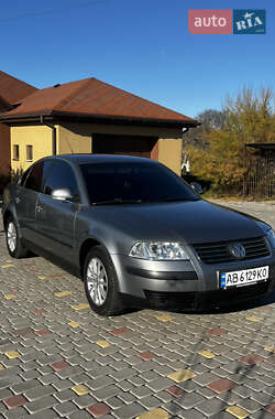 Седан Volkswagen Passat 2003 в Виннице