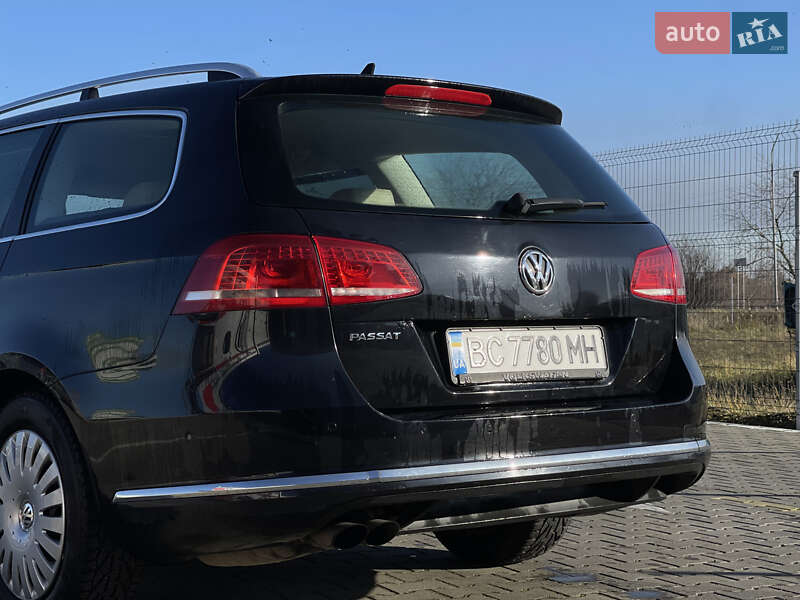 Универсал Volkswagen Passat 2011 в Нововолынске