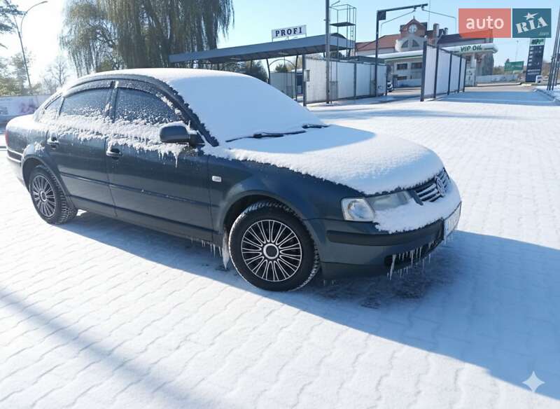 Универсал Volkswagen Passat 2000 в Снятине