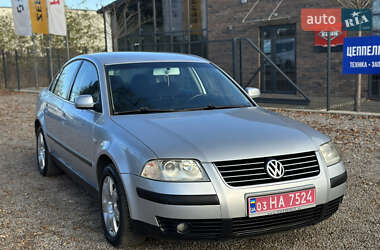 Седан Volkswagen Passat 2003 в Виннице