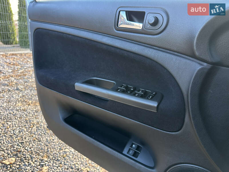 Седан Volkswagen Passat 2003 в Виннице