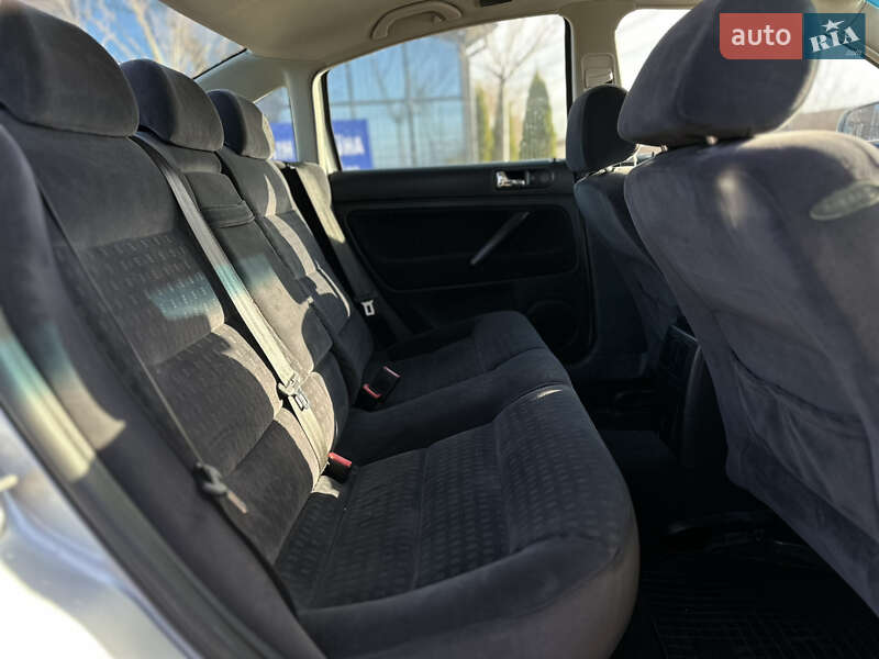 Седан Volkswagen Passat 2003 в Виннице