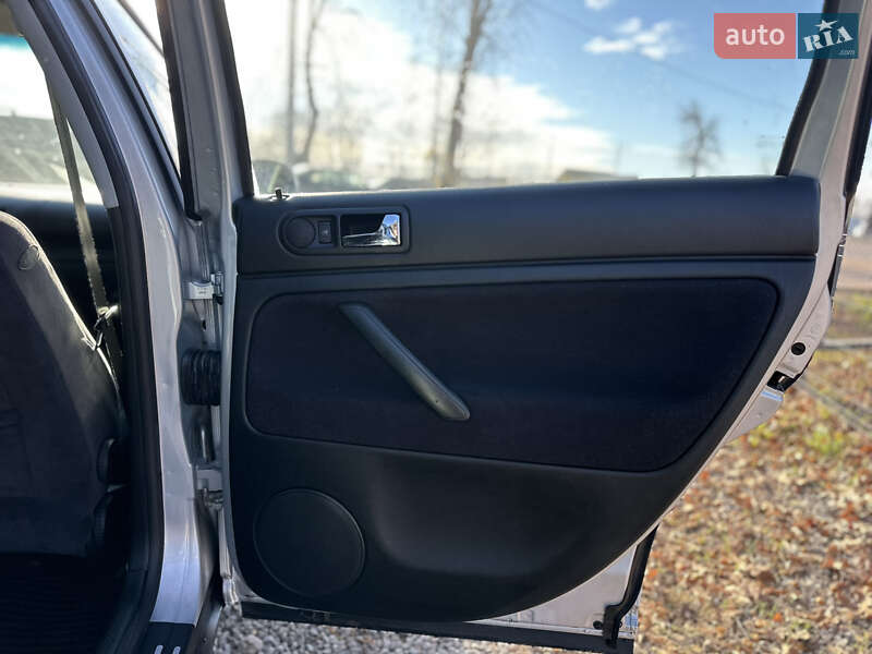 Седан Volkswagen Passat 2003 в Виннице