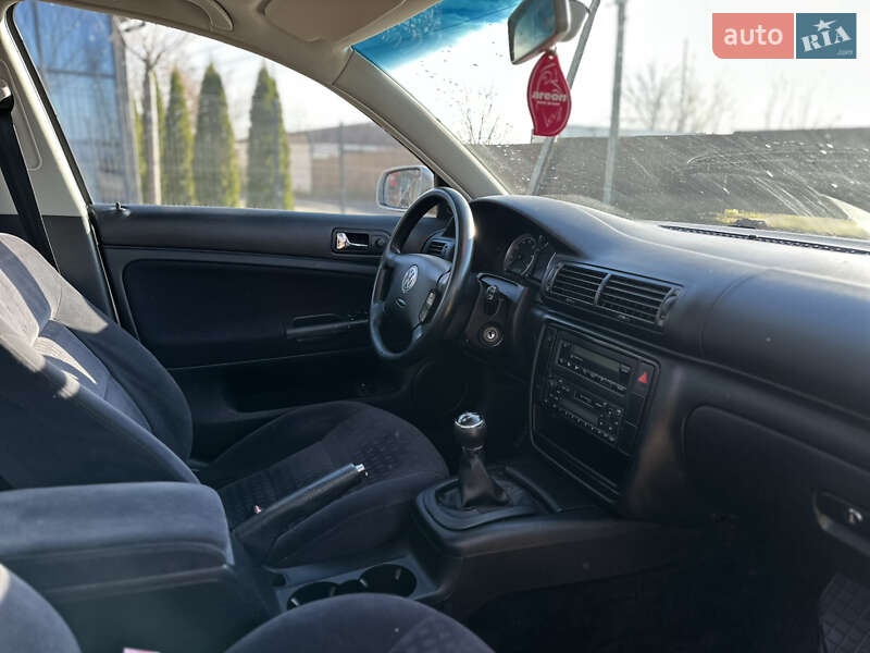 Седан Volkswagen Passat 2003 в Виннице