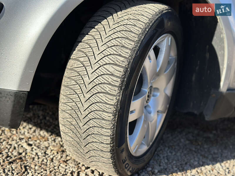 Седан Volkswagen Passat 2003 в Виннице